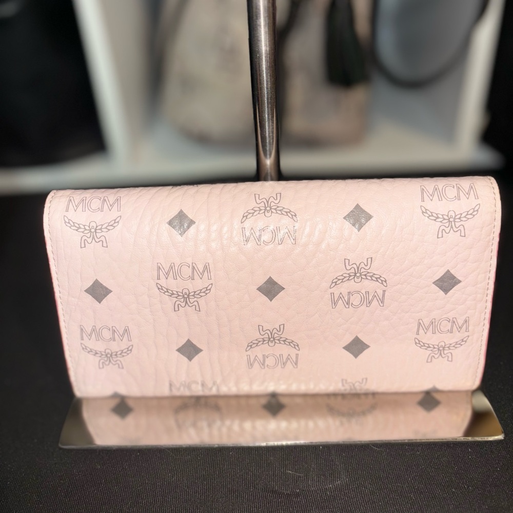 MCM Visetos Blush Pink Wallet on Chain - Picture 2 of 7
